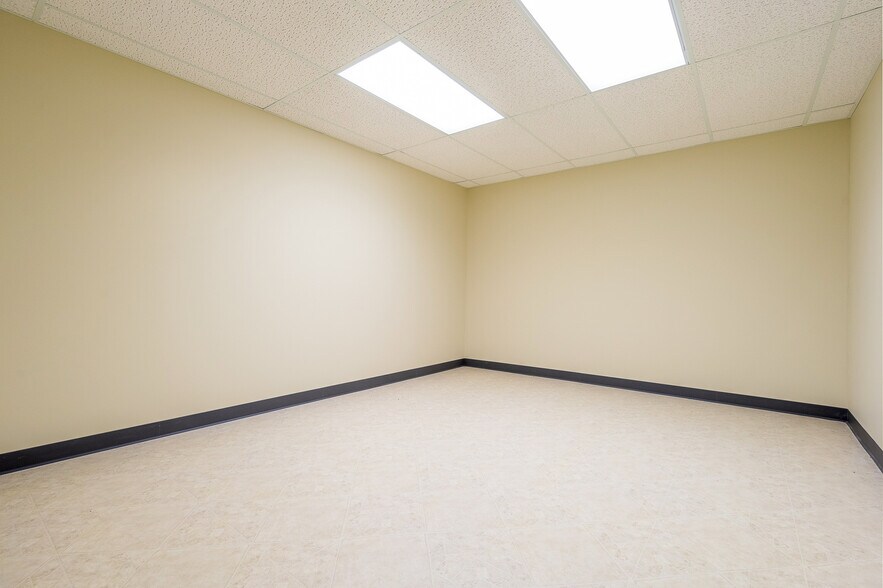 More Photos Of 16610 W 159th St, Lockport Office For Sale