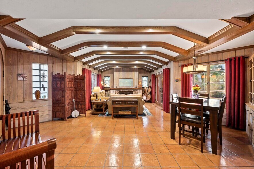 More Photos Of 941 Virginia Dr, Sarasota Specialty For Sale