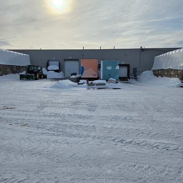 More Photos Of 440 Boul Industriel, St-Eustache Warehouse For Sale