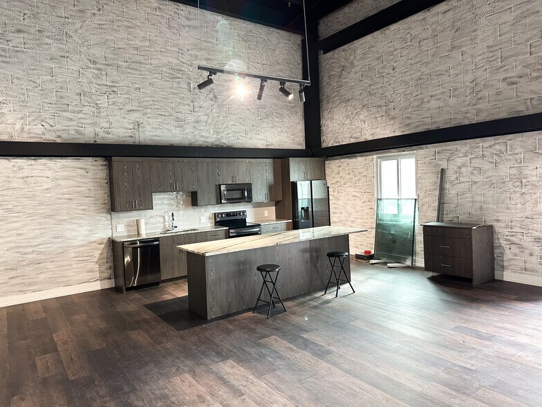 More Photos Of 10344 66th St N, Pinellas Park Warehouse For Sale