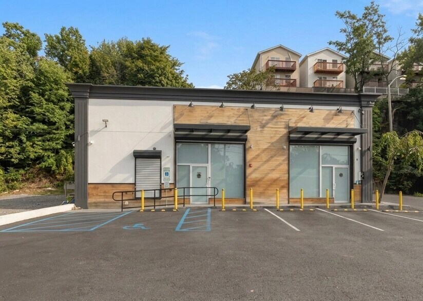 More Photos Of 746-748 Tonnele Ave, Jersey City Storefront Retail Office For Lease