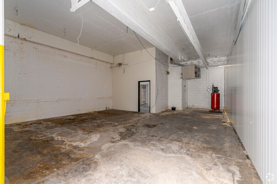 More Photos Of 12357 E Eight Mile Rd, Warren Industrial For Sale