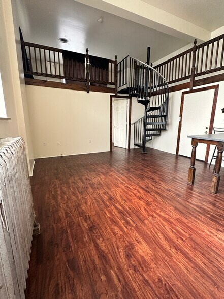 More Photos Of 25 W Chestnut St, Washington Apartments For Sale