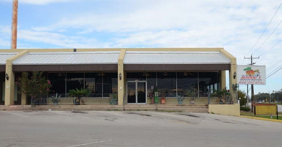 More Photos Of 1206-1214 S Frazier St, Conroe General Retail For Lease