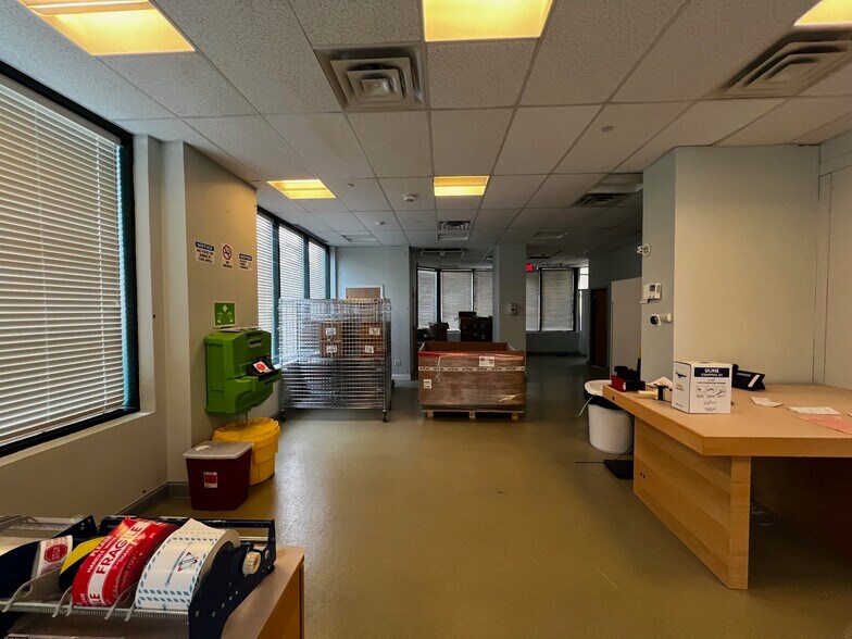 More Photos Of 100 Tower Dr, Edgewater Apartments For Lease