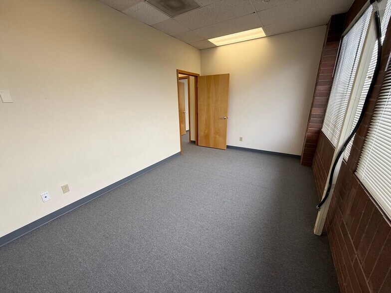 More Photos Of 4720 200th St SW, Lynnwood Office For Lease