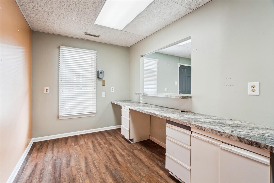 More Photos Of 14333 Laurel Bowie Rd, Laurel Medical For Sale