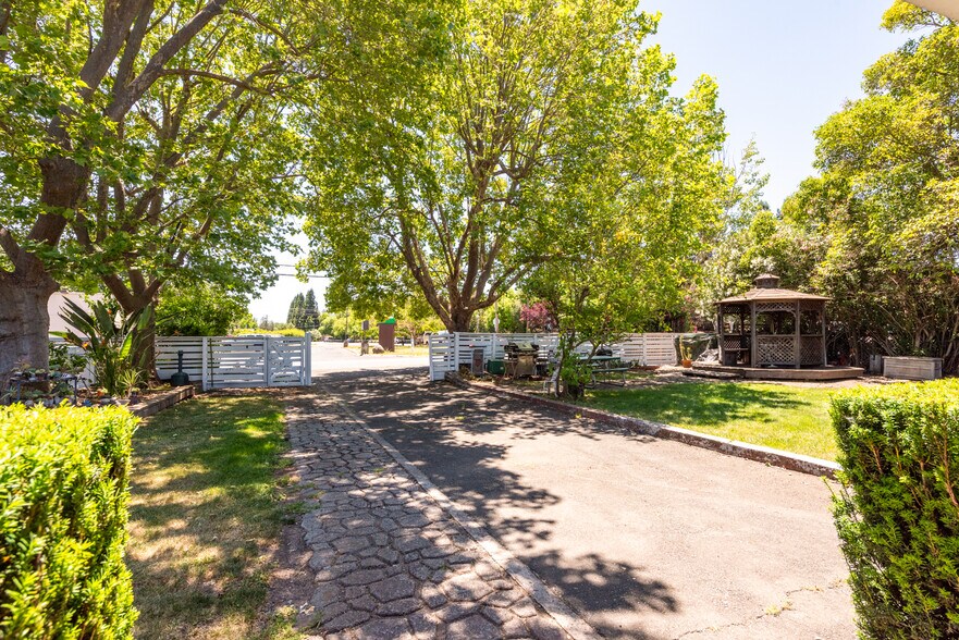 More Photos Of 595 Boyes Blvd, Sonoma Apartments For Sale