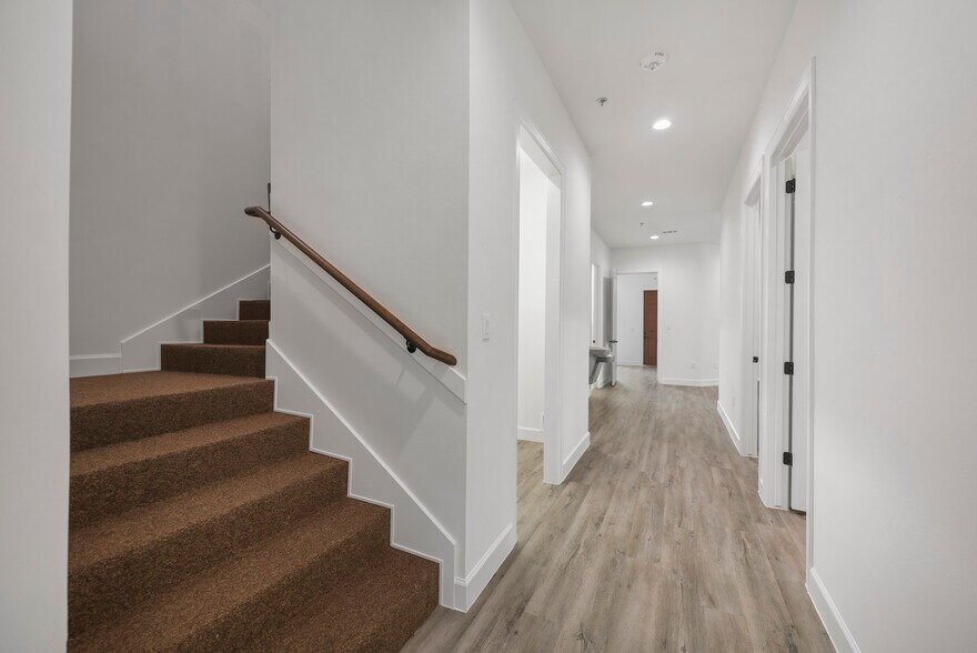 More Photos Of 284 Ed English Dr, Shenandoah Medical For Sale