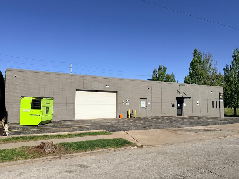 More Photos Of 2734 Cherry St, Kansas City Warehouse For Lease