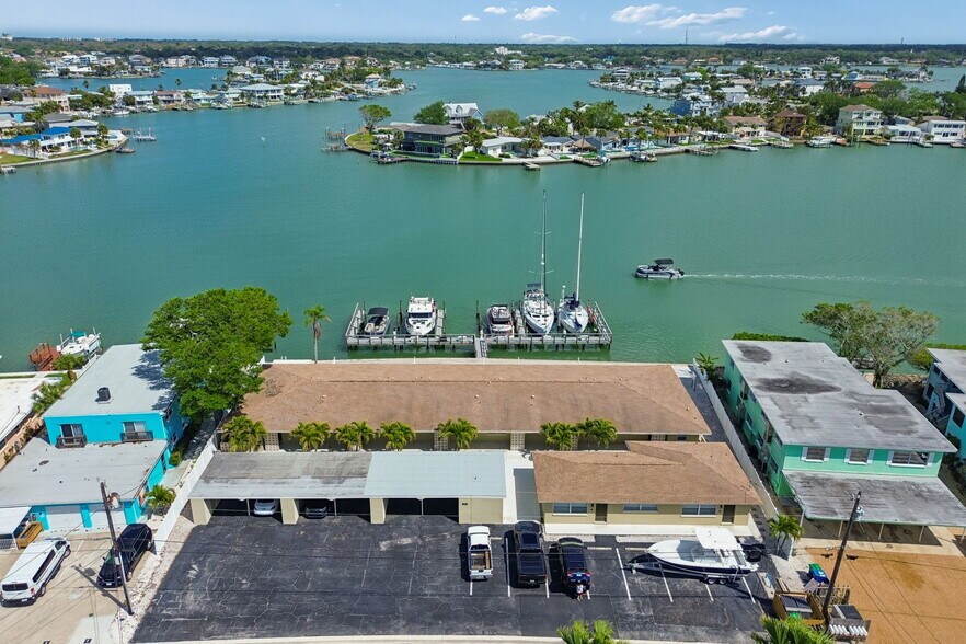 More Photos Of 2307 Bay Blvd, Indian Rocks Beach Apartments For Sale
