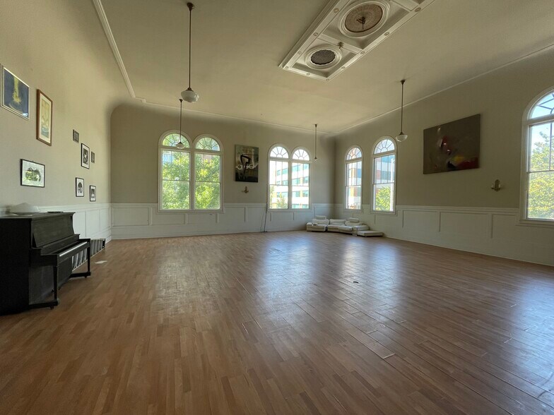 More Photos Of , Sacramento General Retail For Sale