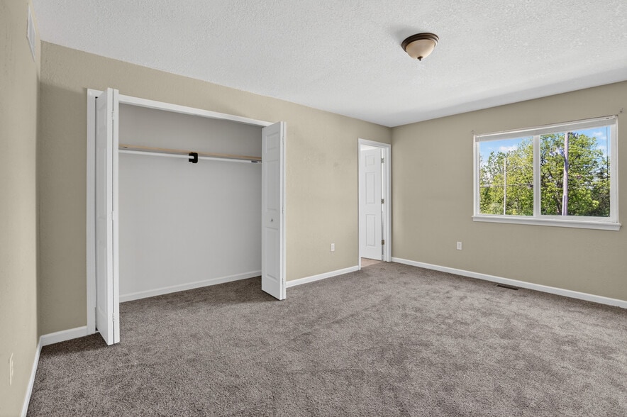 More Photos Of 9295 Cedar Creek Ct, Swartz Creek Apartments For Sale