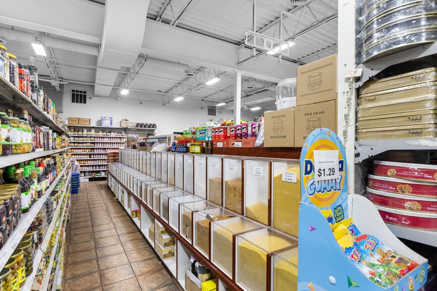 More Photos Of 36886 Ryan Rd, Sterling Heights Supermarket For Sale