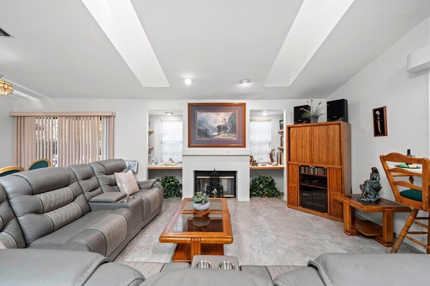 More Photos Of 2501 E Diana St, Tampa Office Residential For Sale