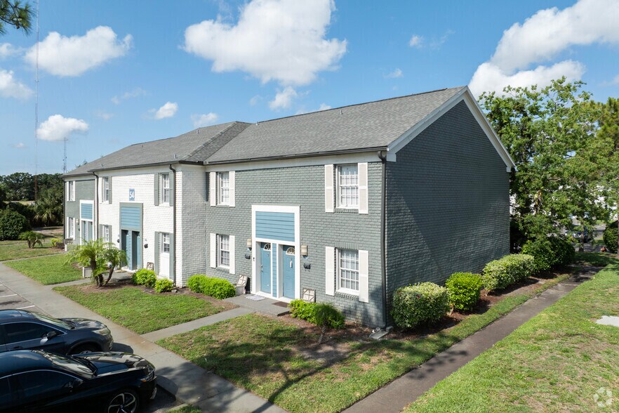 More Photos Of 6900 Concord Dr, Tampa Apartments For Sale