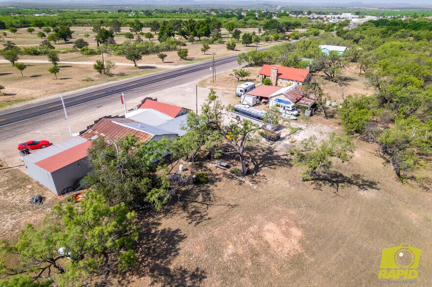 More Photos Of 425 Highland Park, Robert Lee Flex For Sale