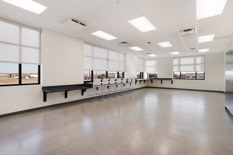 More Photos Of 4200 Mapleshade Ln, Plano Office For Sale