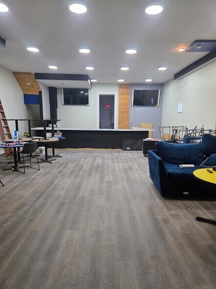 More Photos Of 8201 S Broadway, Saint Louis Office For Lease