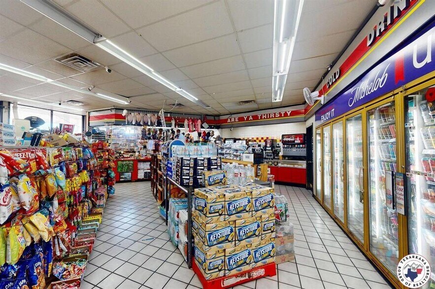 More Photos Of 5314 N State Line Ave, Texarkana Service Station For Sale