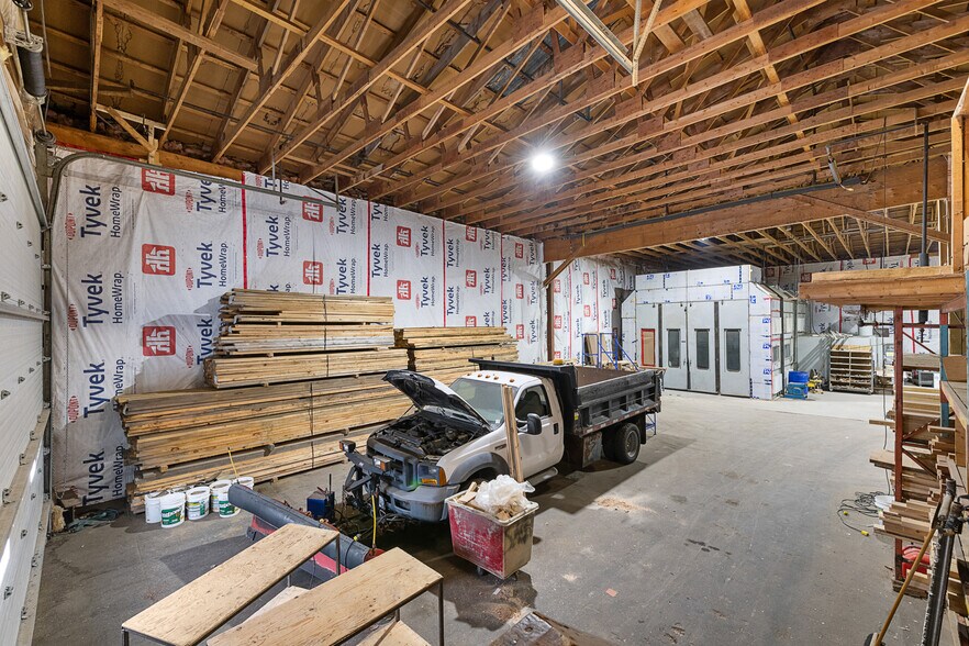 More Photos Of 14 Conway St, Madawaska Valley Manufacturing For Sale