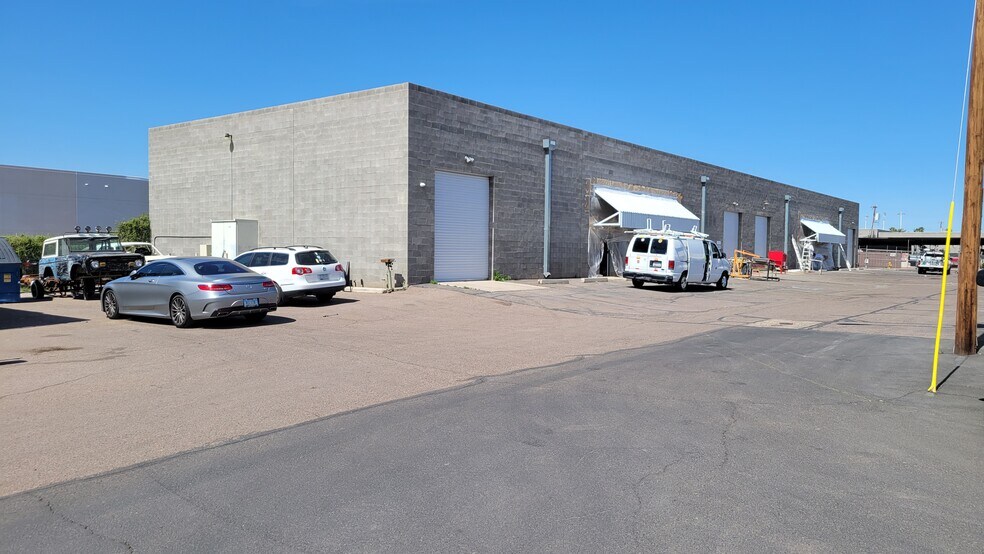 More Photos Of 1415 E University Dr, Phoenix Distribution For Lease