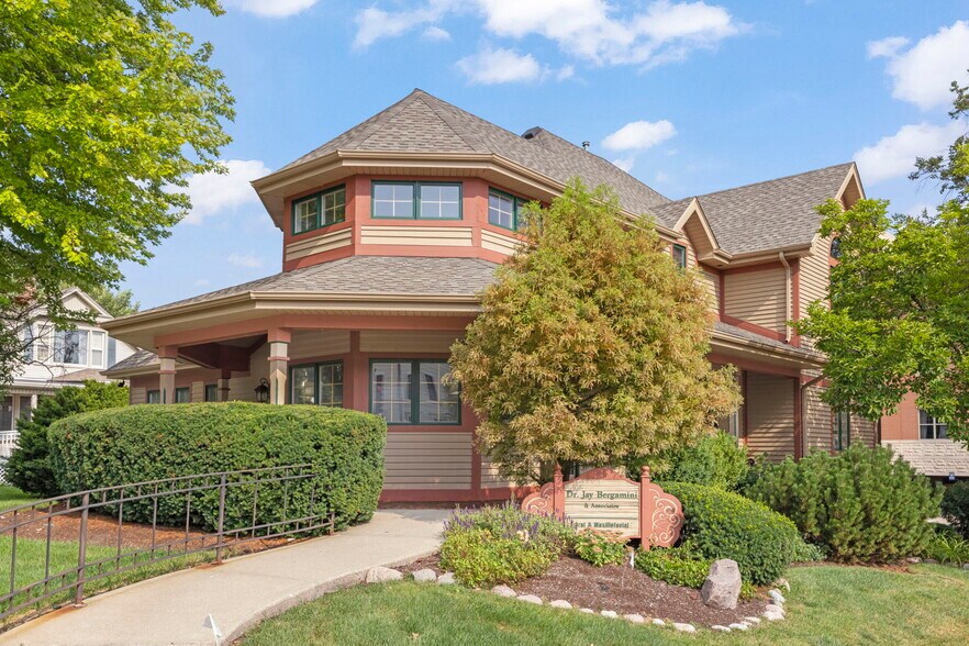 Primary Photo Of 405 S Main St, Naperville Medical For Lease