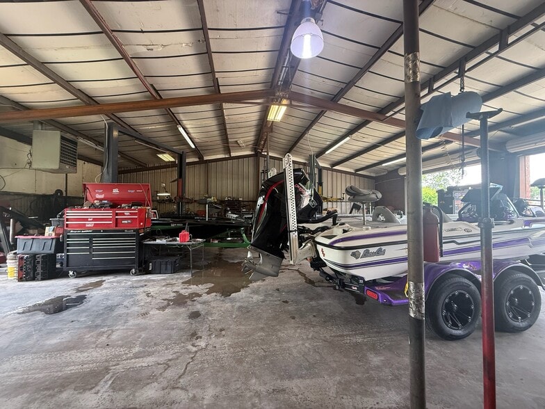 More Photos Of 966 E Ovilla Rd, Red Oak General Retail For Sale