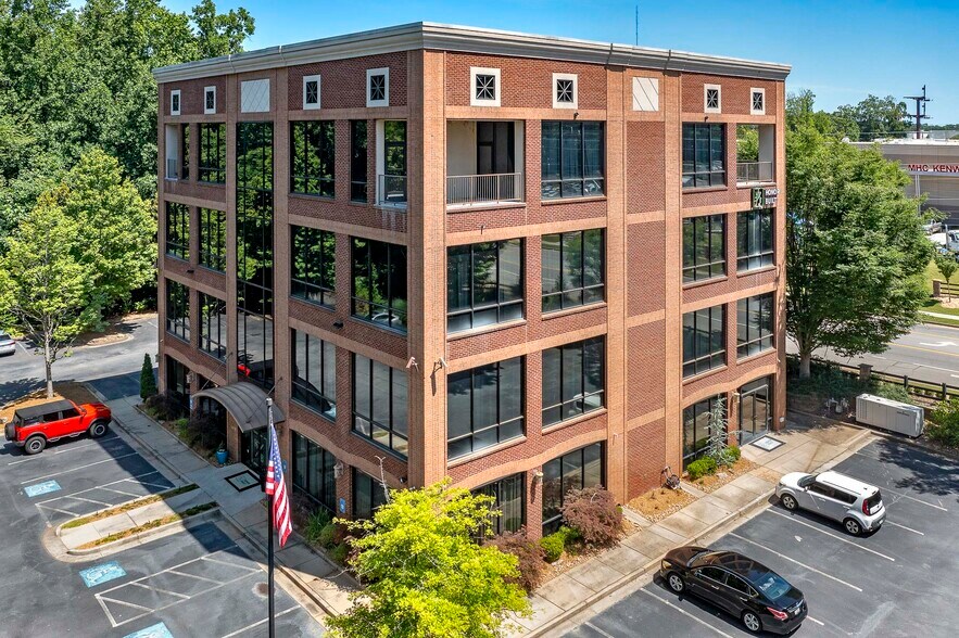 More Photos Of 2010 Avalon Pky, Mcdonough Office For Lease