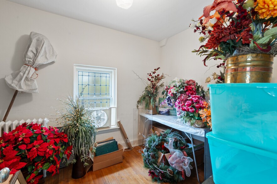 More Photos Of 71 S Washington St, Oxford Religious Facility For Sale