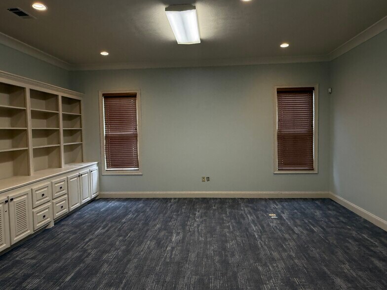 More Photos Of 701 Avignon Dr, Ridgeland Office For Lease