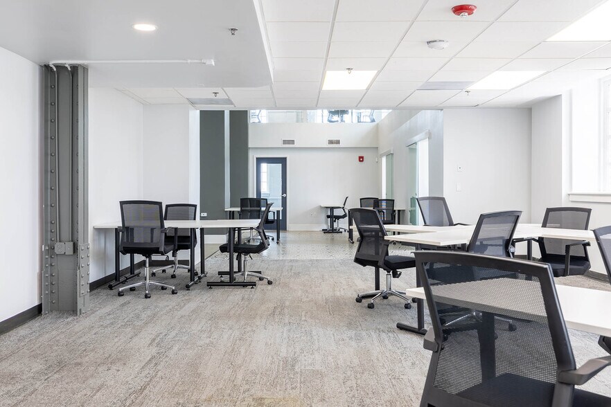 More Photos Of 37 N Orange Ave, Orlando Coworking Space