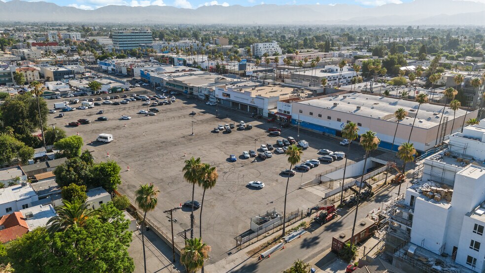 More Photos Of 6621-6629 Van Nuys Blvd, Van Nuys Storefront For Lease