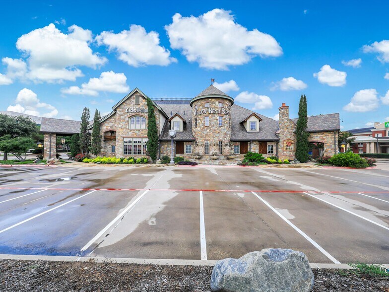 Primary Photo Of 3001 Dallas Pky, Plano Medical For Sale
