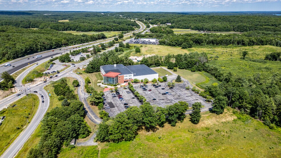 More Photos Of 2 Delorme Dr, Yarmouth Flex For Sale