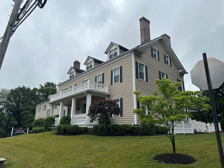 More Photos Of 18 Kings Hwy, Middletown Office For Sale