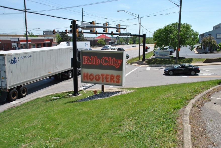 More Photos Of 12183-12185 Springfield Pike, Cincinnati Restaurant For Sale