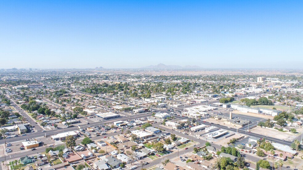 More Photos Of 354 N Country Club Dr, Mesa Freestanding For Lease