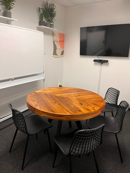 More Photos Of 1001 N Orange Ave, Orlando Coworking Space