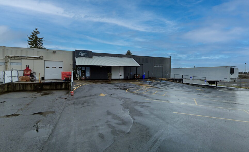 Primary Photo Of 2919-2925 NW Division St, Gresham General Retail For Lease