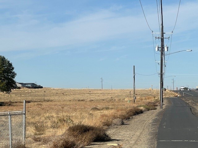 More Photos Of Rosalynn Drive & Highway 395, Stanfield Land For Sale
