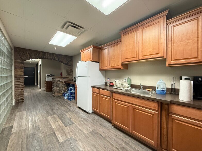 More Photos Of 3250 N Colorado St, Chandler Warehouse For Lease