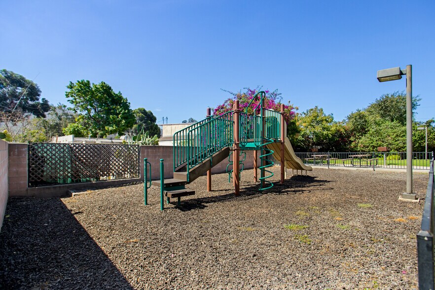 More Photos Of 220-244 Garcia St, Santa Paula Apartments For Sale
