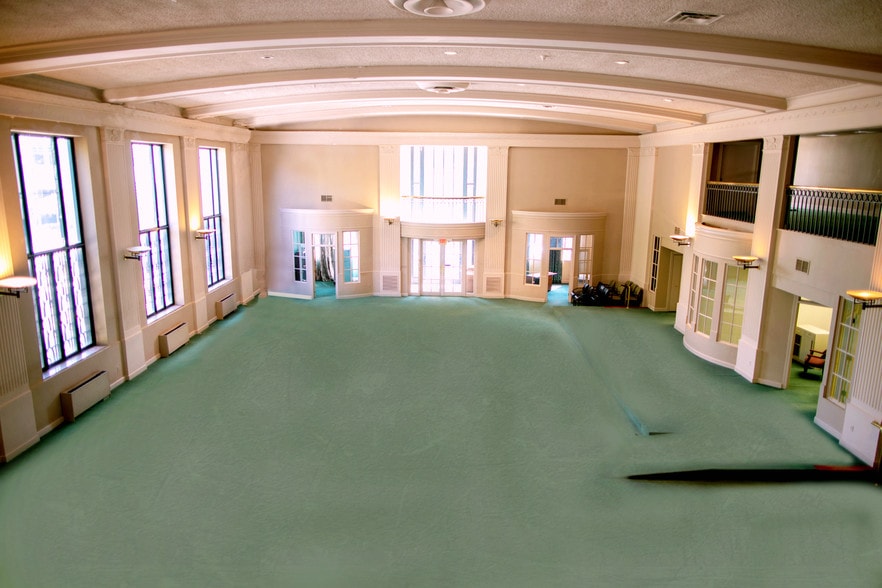 More Photos Of 39 2nd St NW, Hickory Office For Sale