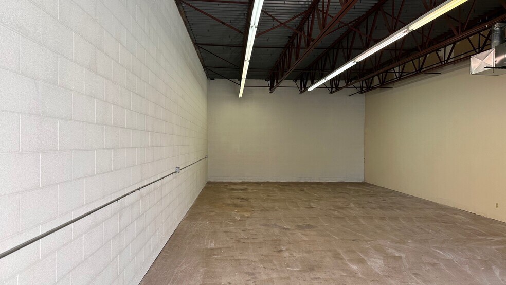 More Photos Of 903 Yuma St, Colorado Springs Warehouse For Lease