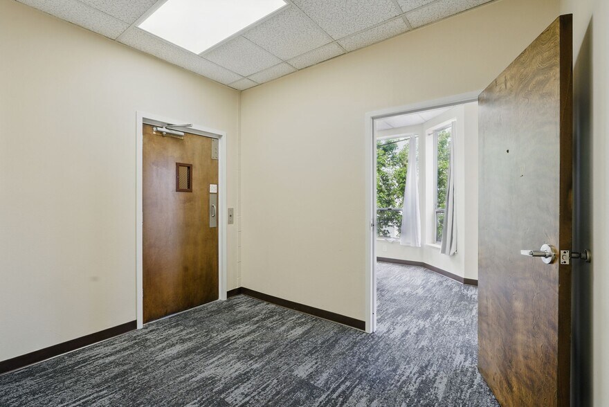 More Photos Of 301 Grand Ave, South San Francisco Office For Lease