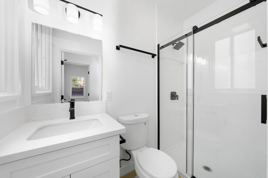 More Photos Of 2265-2271 Curlew St, San Diego Apartments For Sale