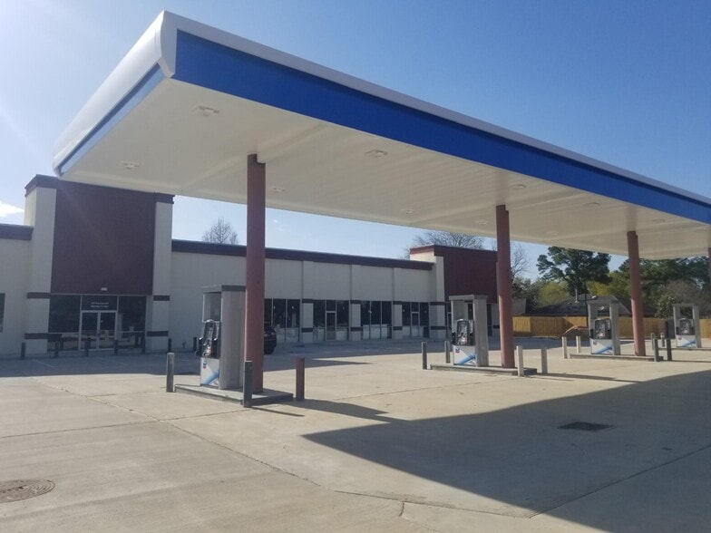 More Photos Of 3603 Greenhouse Rd, Katy Service Station For Lease