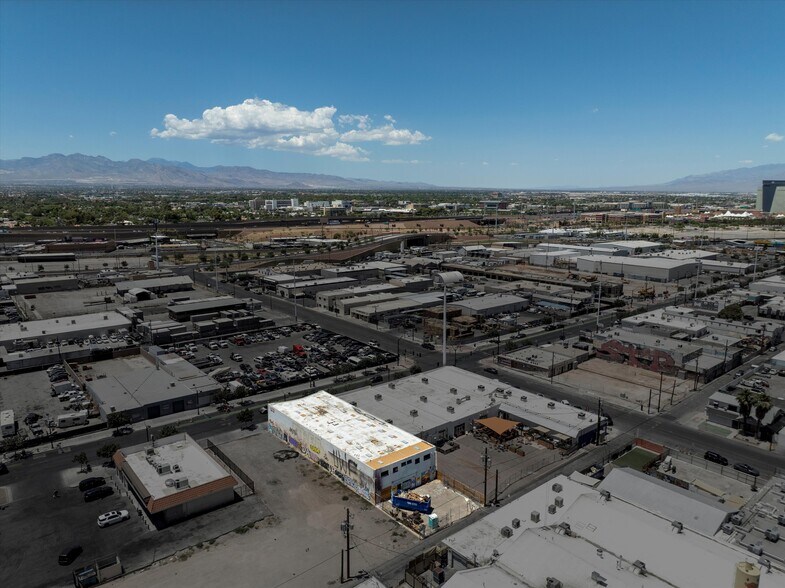 More Photos Of 1551 S Commerce St, Las Vegas Storefront For Lease