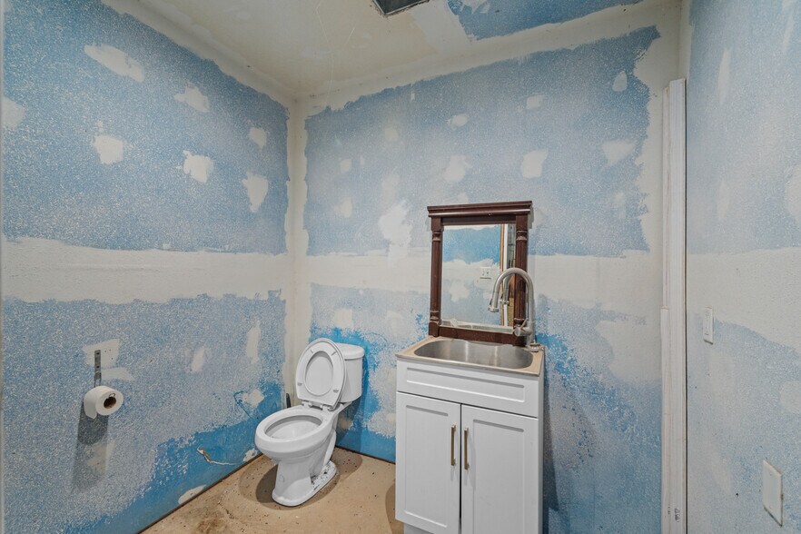 More Photos Of 1809 114 Hwy, Levelland Industrial For Lease